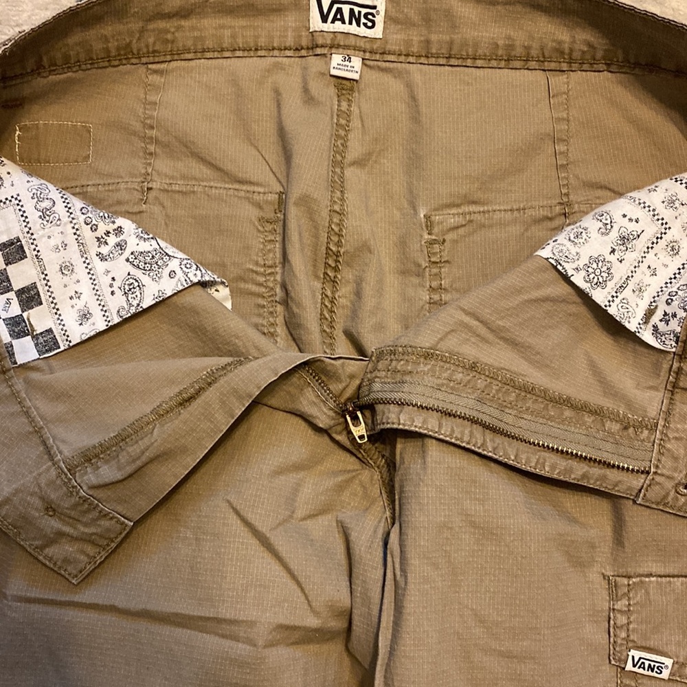 VANS Cargo Shorts - Picture 6 of 6